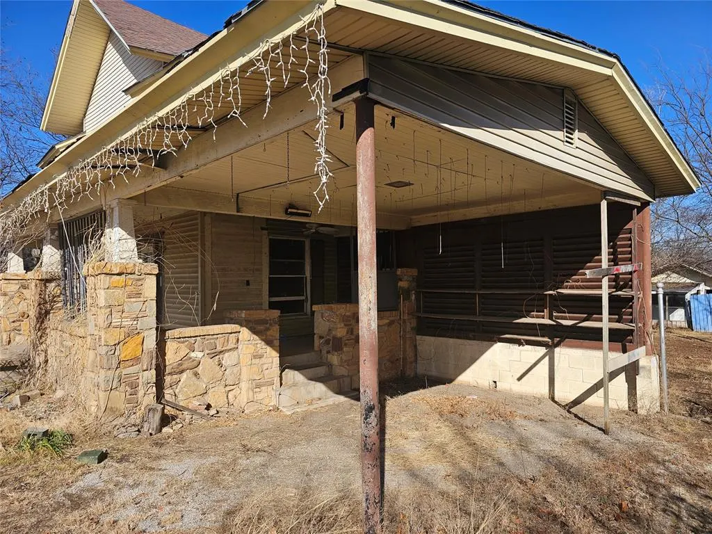 Photo 27 — 310 E Oklahoma Avenue, Sulphur, OK 73086