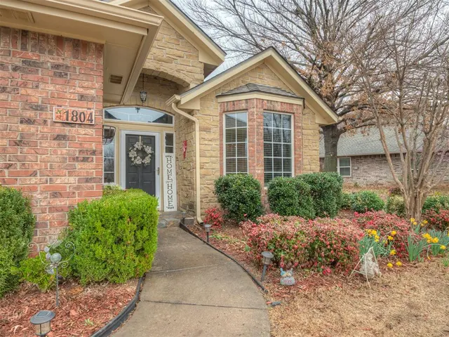 Photo 5 — 1804 Duckhawk Court, Edmond, OK 73003