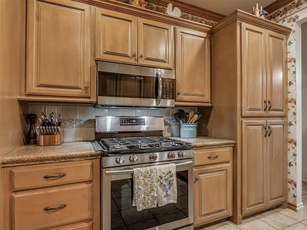 Photo 17 — 1804 Duckhawk Court, Edmond, OK 73003