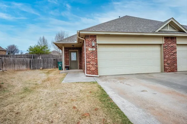 Photo 4 — 13821 Oxford Drive, Edmond, OK 73013