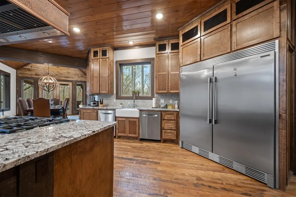 Photo 5 — 258 Pinehurst Lane, Broken Bow, OK 74728