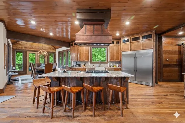 Photo 6 — 258 Pinehurst Lane, Broken Bow, OK 74728