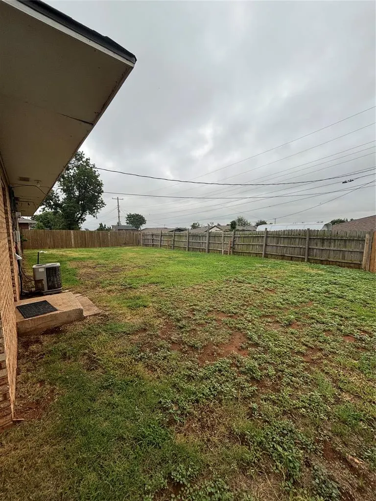 Photo 4 — 822 E Kee Street, Weatherford, OK 73096