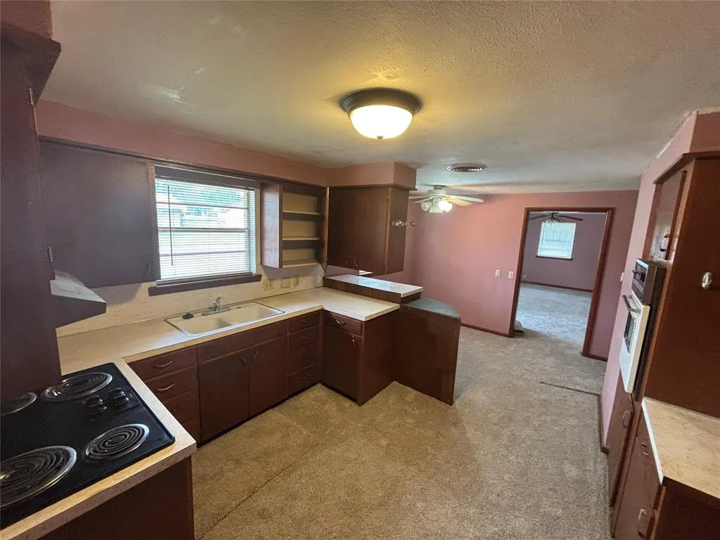 Photo 6 — 822 E Kee Street, Weatherford, OK 73096