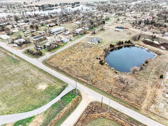 Photo 2 — 1 W Cooksey Road, Crescent, OK 73028