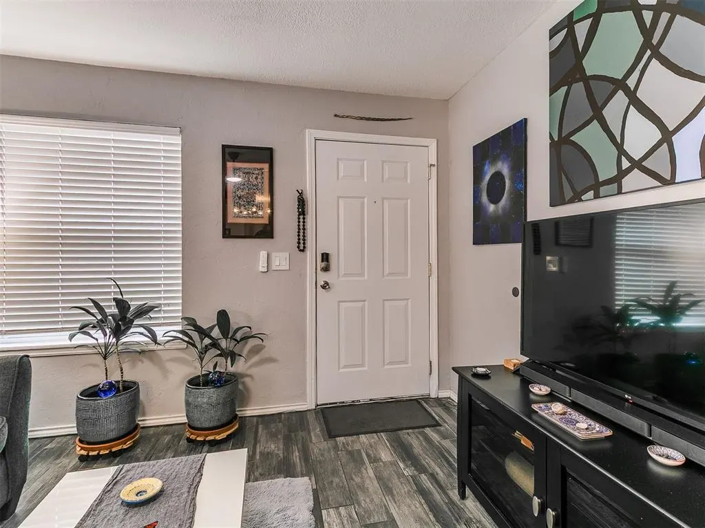 Photo 5 — 2908 N Peniel Avenue, Oklahoma City, OK 73127