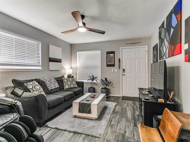 Photo 7 — 2908 N Peniel Avenue, Oklahoma City, OK 73127
