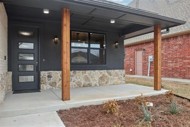 Photo 3 — 2036 Turtle Creek Way, Norman, OK 73071
