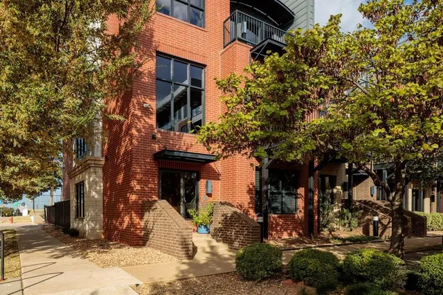 Photo 2 — 223 NE 4th Street, Oklahoma City, OK 73104