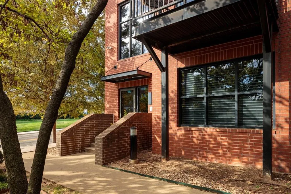 Photo 3 — 223 NE 4th Street, Oklahoma City, OK 73104