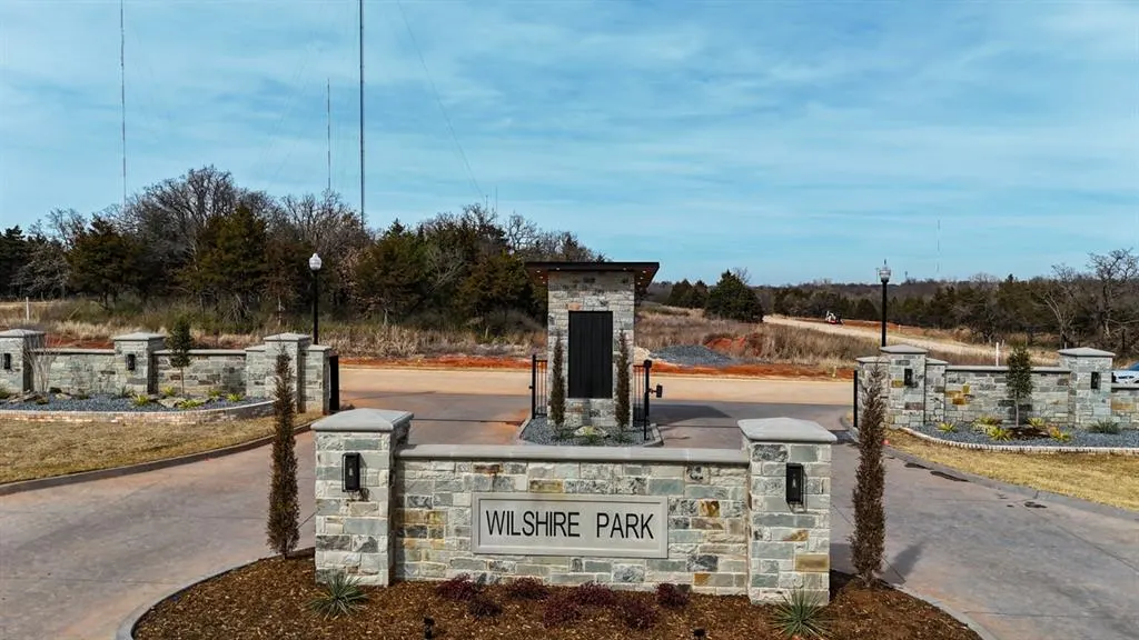 Photo 2 — 8266 E Wilshire Park Drive, Oklahoma City, OK 73111