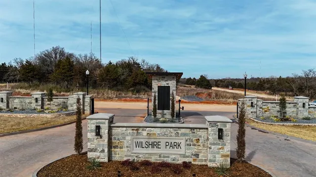 Photo 2 — 8266 E Wilshire Park Drive, Oklahoma City, OK 73111