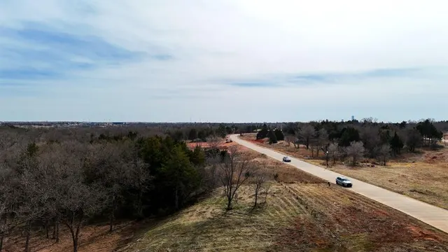 Photo 7 — 8266 E Wilshire Park Drive, Oklahoma City, OK 73111