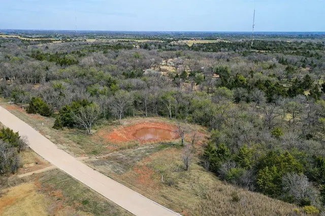 Photo 8 — 8266 E Wilshire Park Drive, Oklahoma City, OK 73111