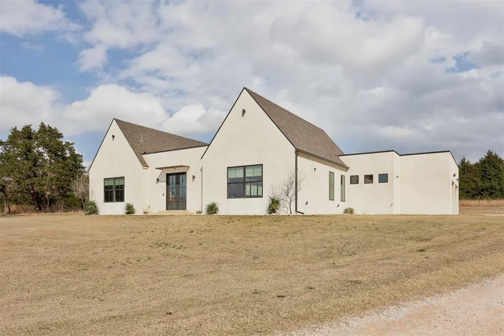Photo 2 — 11800 SW 114th Circle, Mustang, OK 73064