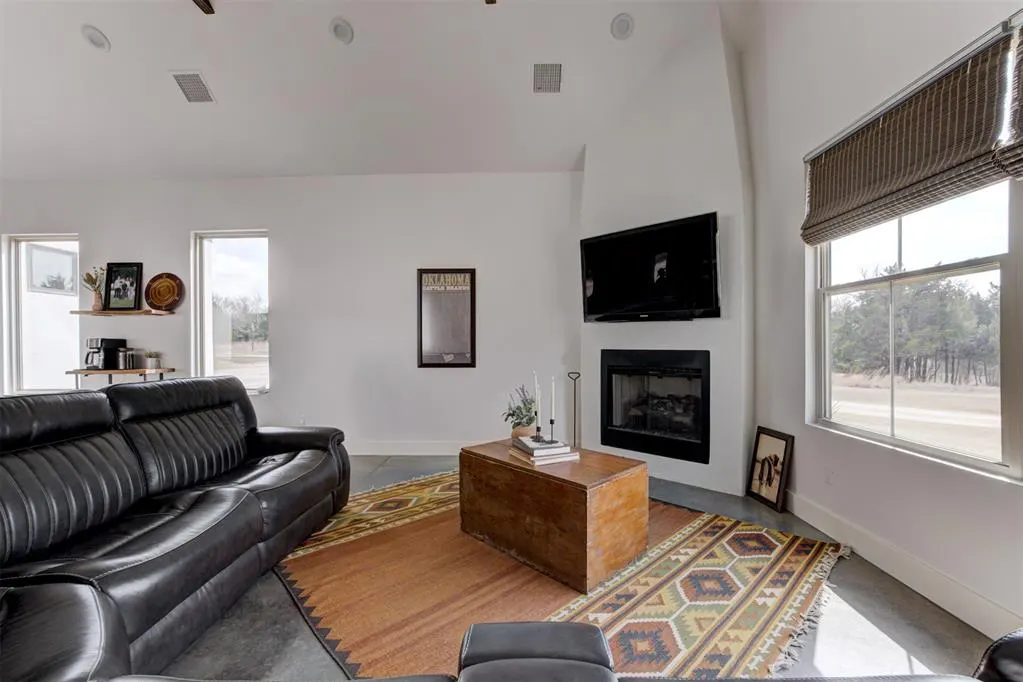 Photo 11 — 11800 SW 114th Circle, Mustang, OK 73064