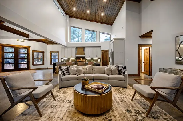 Photo 2 — 332 Cascading Creek Circle, Broken Bow, OK 74728