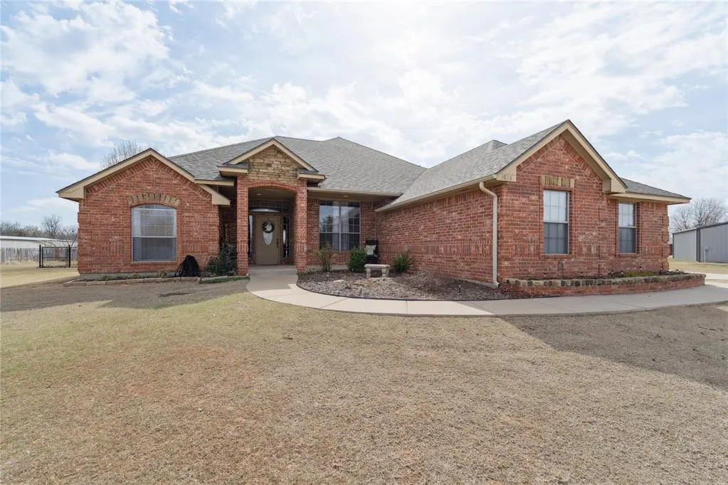 Photo 2 — 1928 SW 9th Street, Newcastle, OK 73065