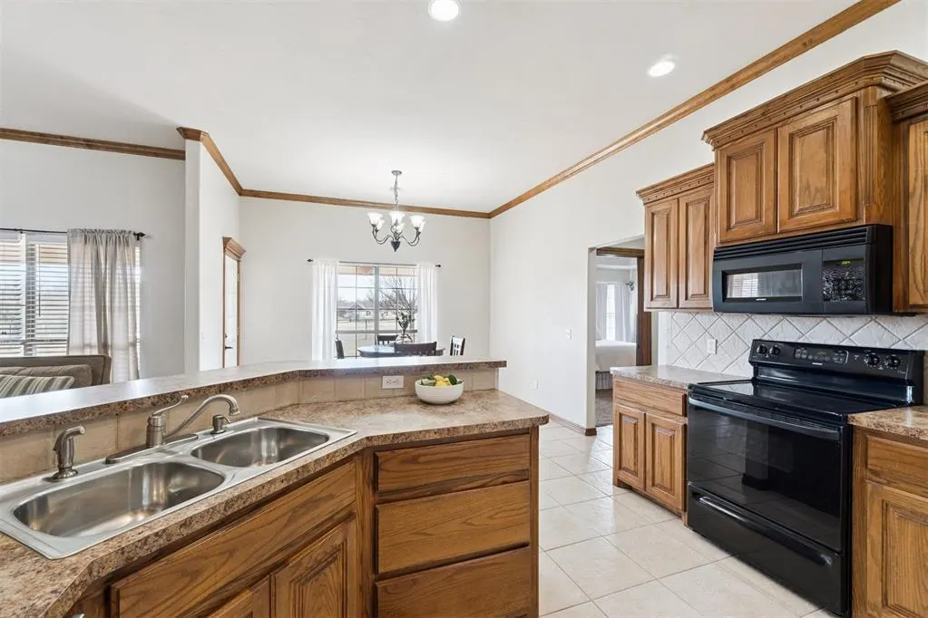 Photo 15 — 1928 SW 9th Street, Newcastle, OK 73065