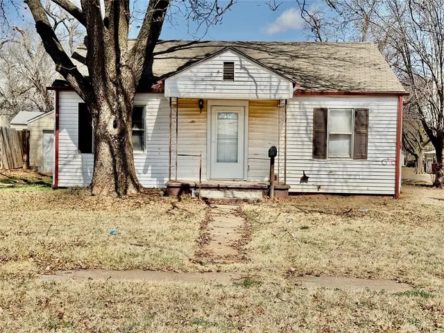 Front exterior — 1401 W 2nd Street, Elk City, OK 73644