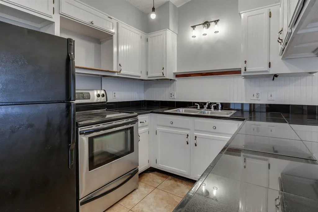 Photo 13 — 6411 Lyrewood Terrace, Oklahoma City, OK 73132