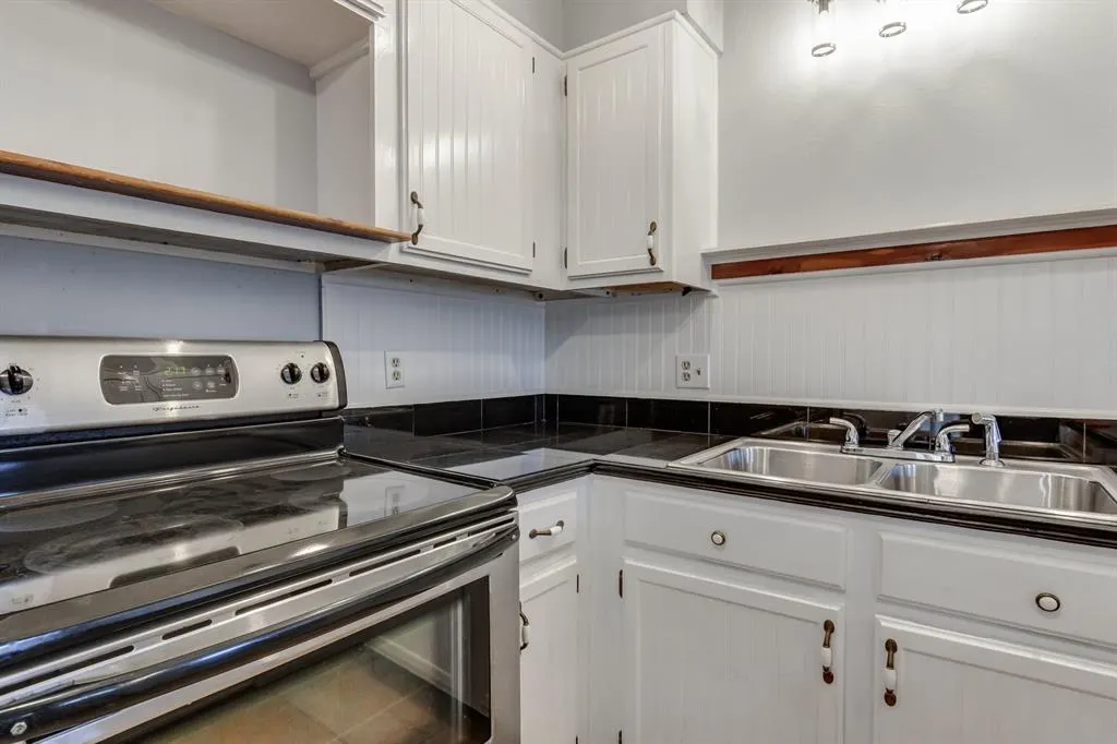 Photo 14 — 6411 Lyrewood Terrace, Oklahoma City, OK 73132