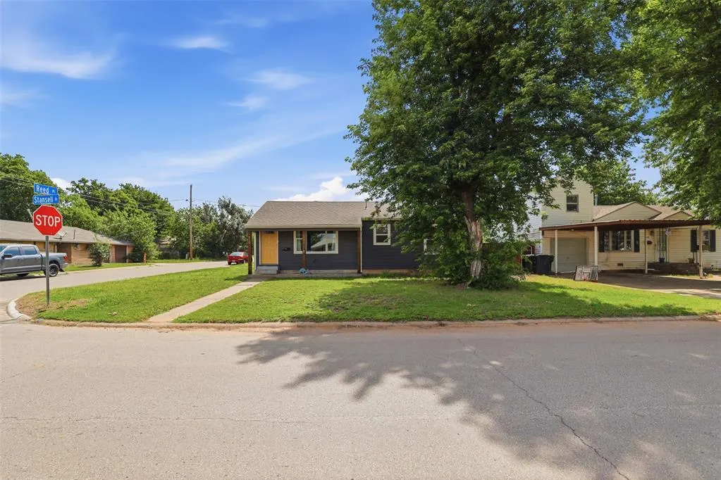 Photo 2 — 910 Stansell Drive, Midwest City, OK 73110