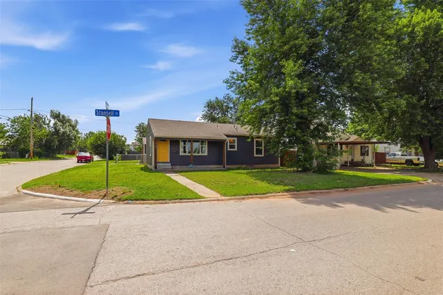 Photo 3 — 910 Stansell Drive, Midwest City, OK 73110