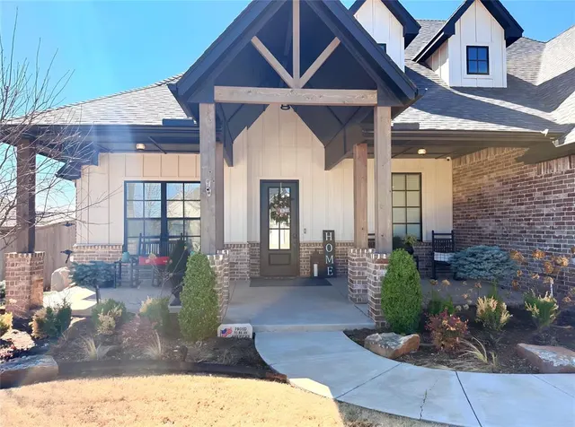 Photo 3 — 704 Maple Hill Road, Norman, OK 73069