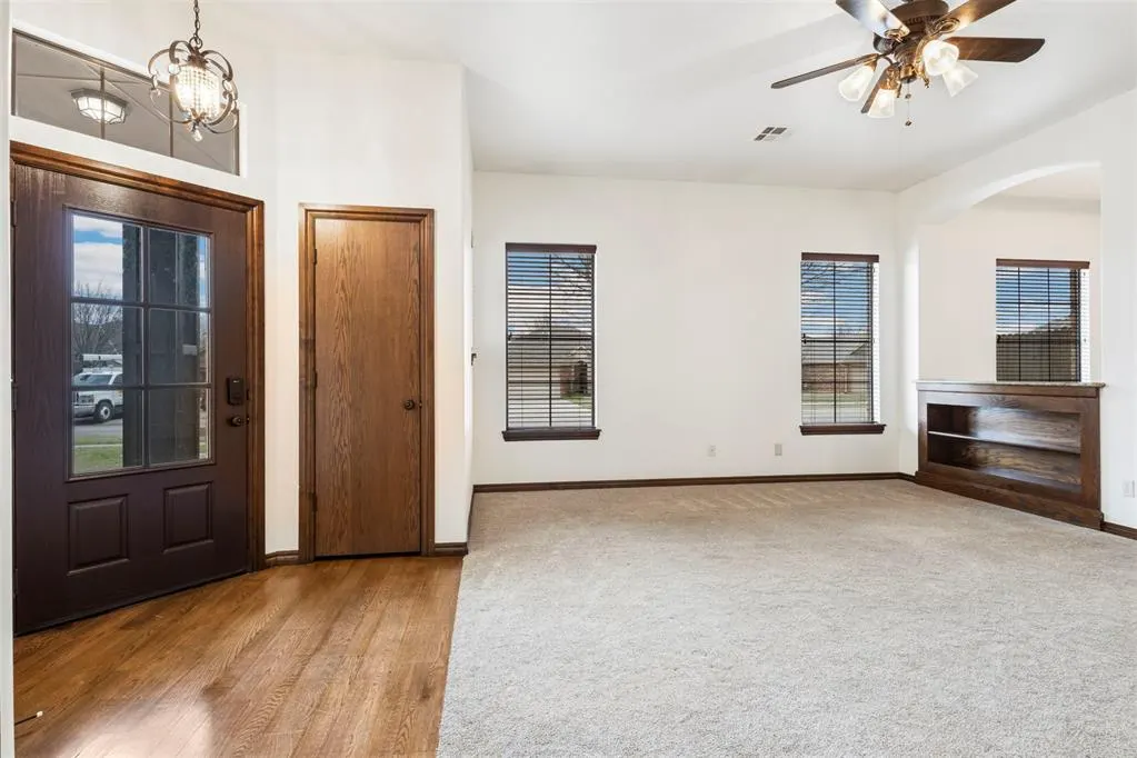 Photo 5 — 3001 Prairie Field Lane, Moore, OK 73160