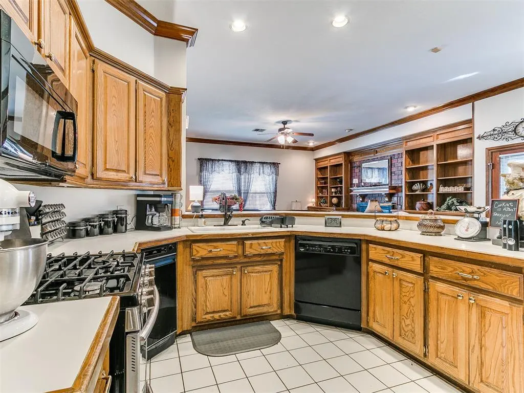 Photo 8 — 10812 Quail Run Road, Oklahoma City, OK 73150