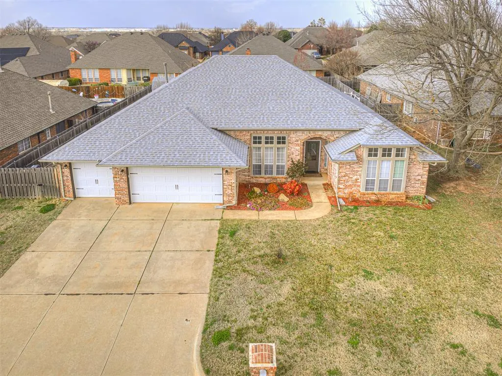 Front exterior — 9109 SW 24th Street, Oklahoma City, OK 73128