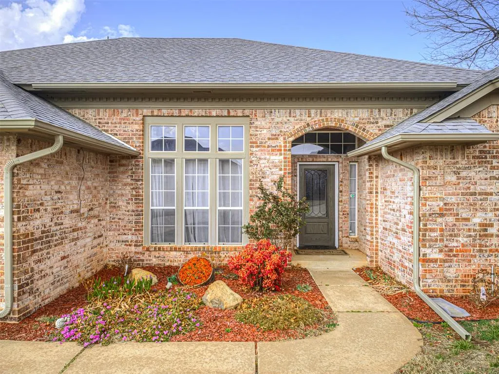 Photo 2 — 9109 SW 24th Street, Oklahoma City, OK 73128