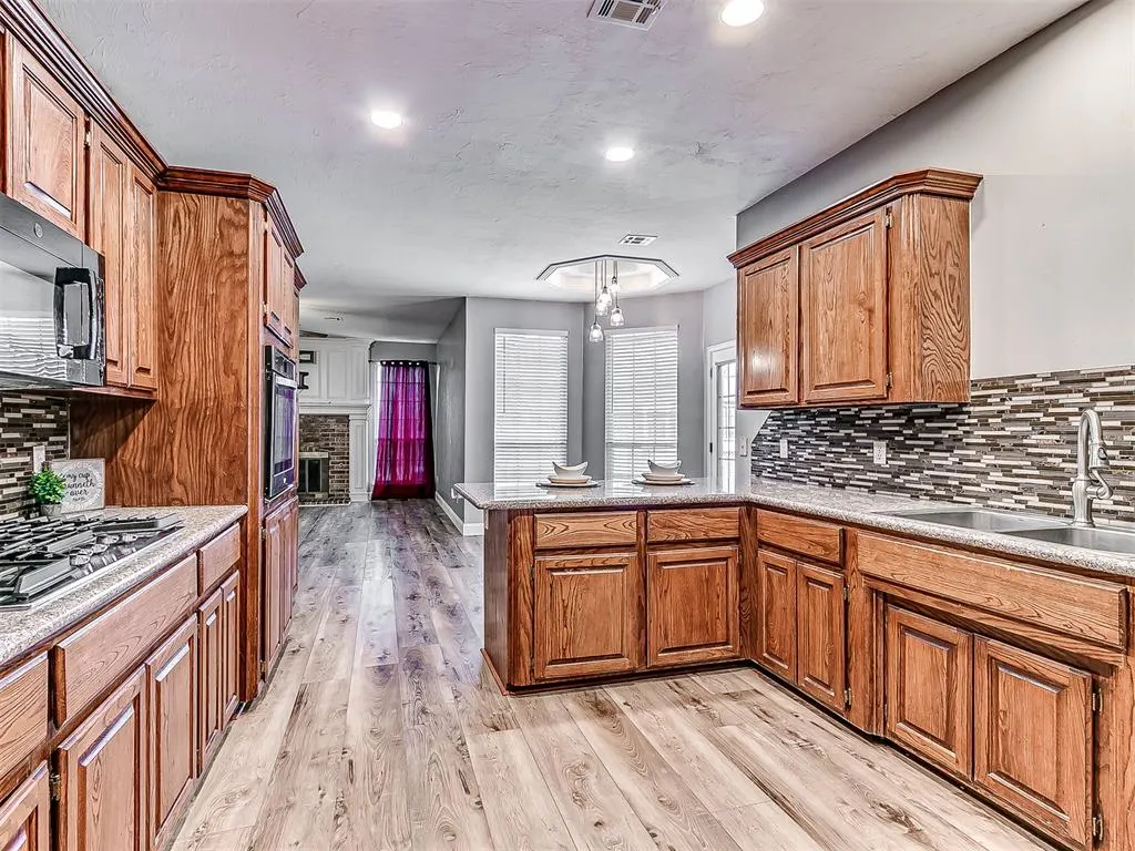 Photo 18 — 9109 SW 24th Street, Oklahoma City, OK 73128