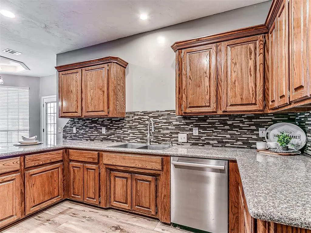 Photo 19 — 9109 SW 24th Street, Oklahoma City, OK 73128