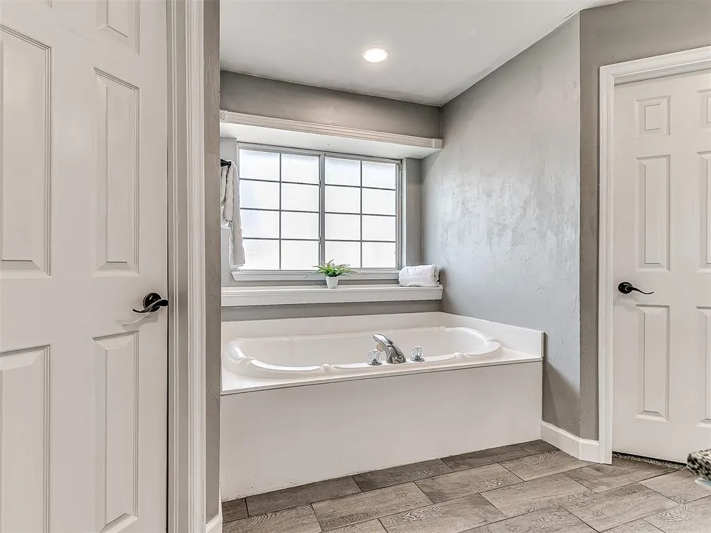 Photo 29 — 9109 SW 24th Street, Oklahoma City, OK 73128