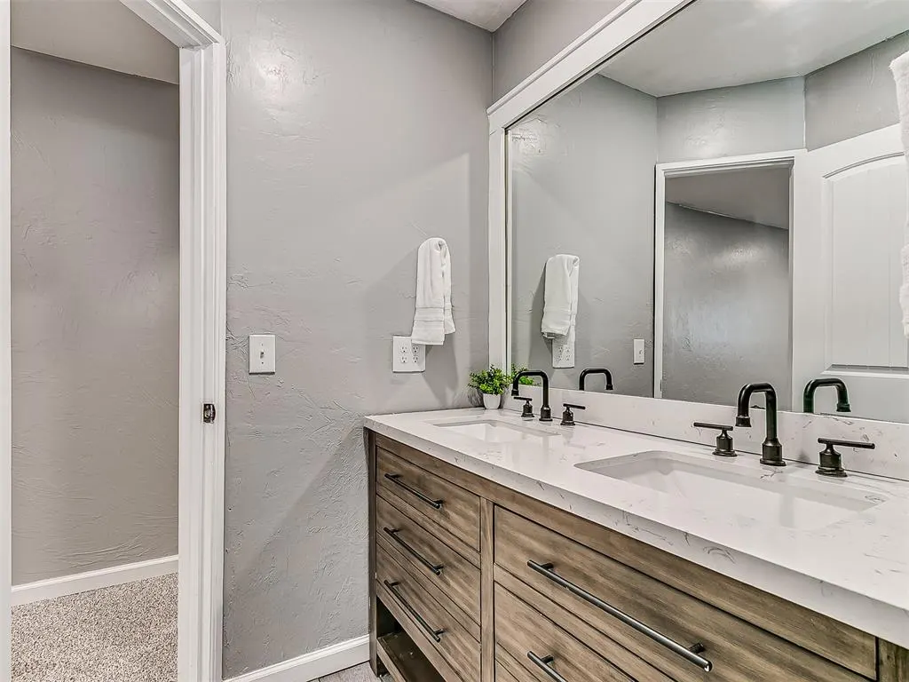 Photo 36 — 9109 SW 24th Street, Oklahoma City, OK 73128