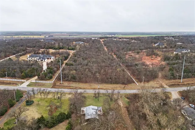 Photo 2 — 10128 E Memorial Road, Edmond, OK 73007