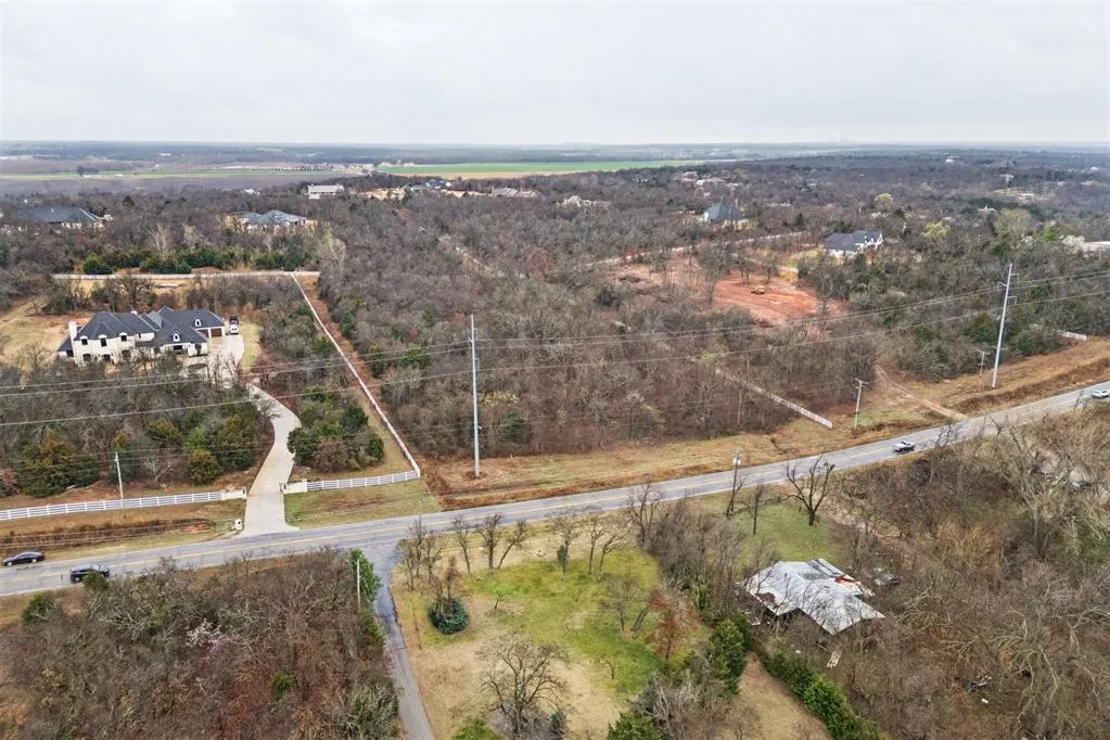Photo 3 — 10128 E Memorial Road, Edmond, OK 73007