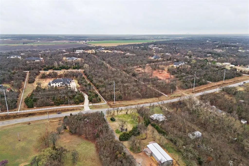 Photo 4 — 10128 E Memorial Road, Edmond, OK 73007