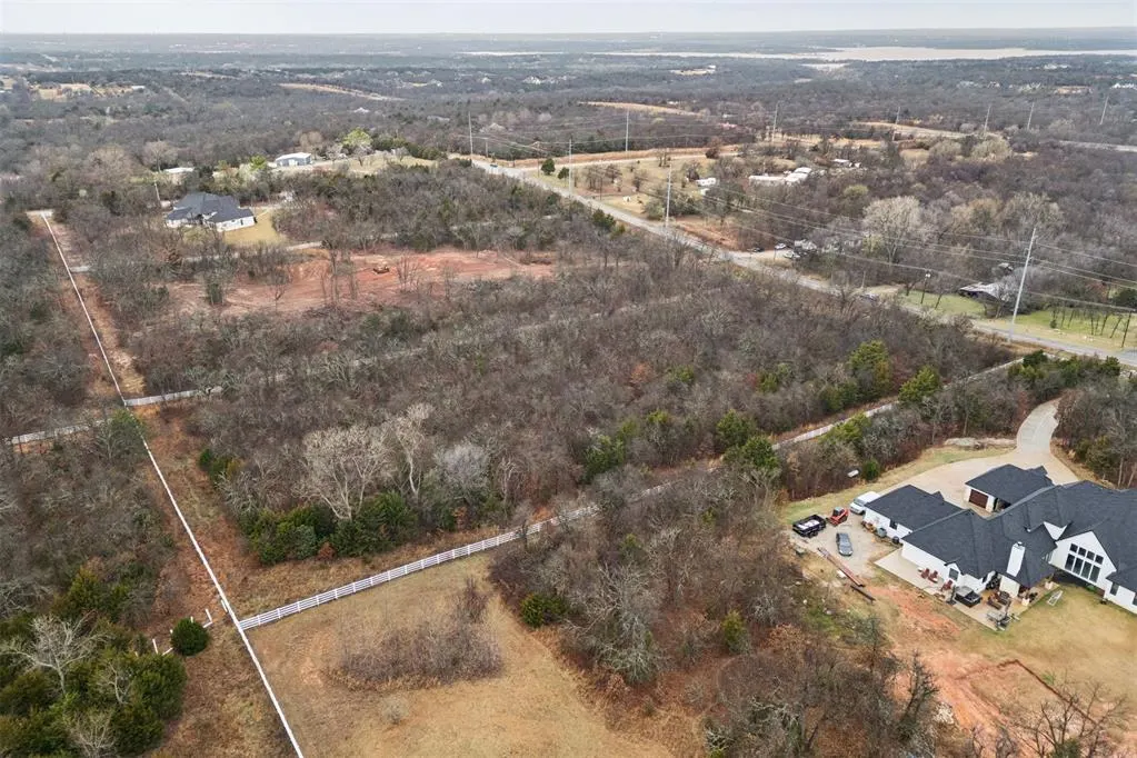 Photo 6 — 10128 E Memorial Road, Edmond, OK 73007