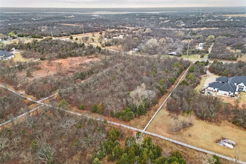 Photo 7 — 10128 E Memorial Road, Edmond, OK 73007