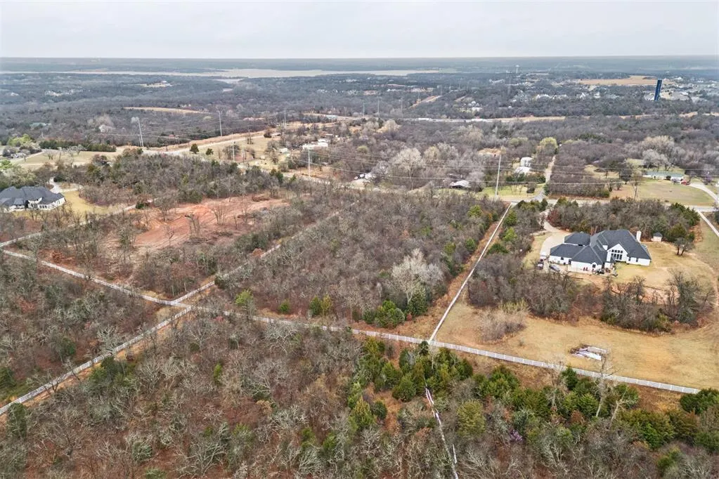 Photo 9 — 10128 E Memorial Road, Edmond, OK 73007