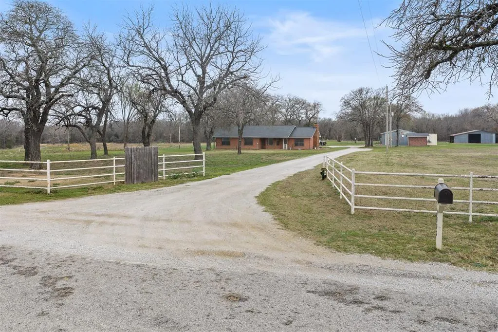 Front exterior — 1475 Santa Fe Road, Wilson, OK 73463