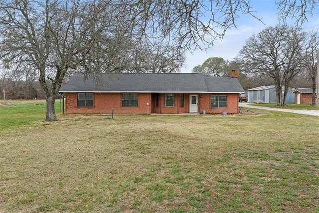 Photo 2 — 1475 Santa Fe Road, Wilson, OK 73463