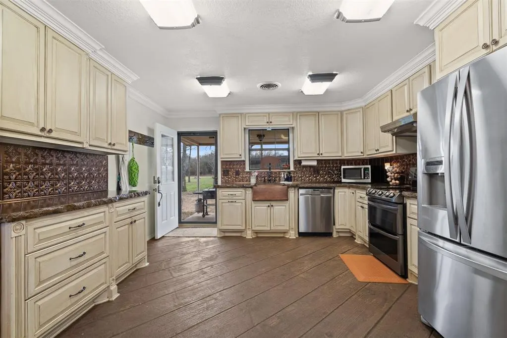 Photo 9 — 1475 Santa Fe Road, Wilson, OK 73463