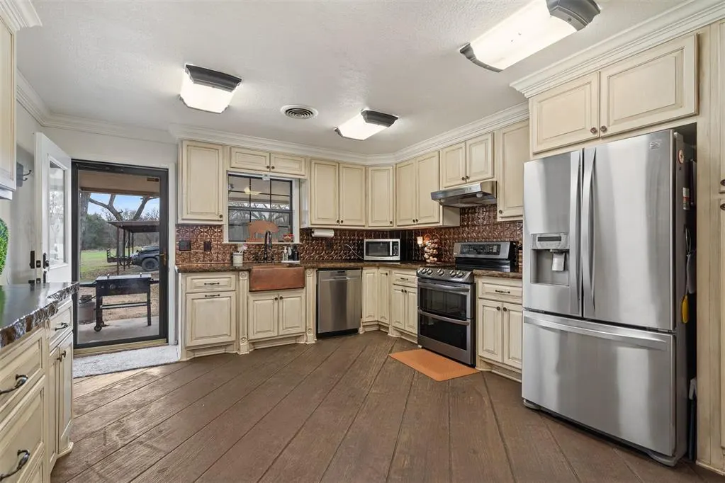 Photo 10 — 1475 Santa Fe Road, Wilson, OK 73463