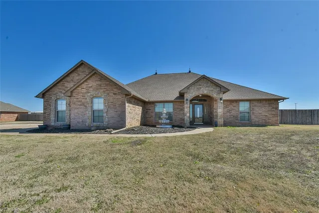 Front exterior — 8902 NE Hudson Lane, Piedmont, OK 73078