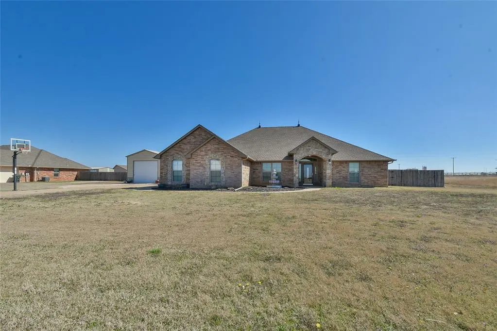 Photo 2 — 8902 NE Hudson Lane, Piedmont, OK 73078
