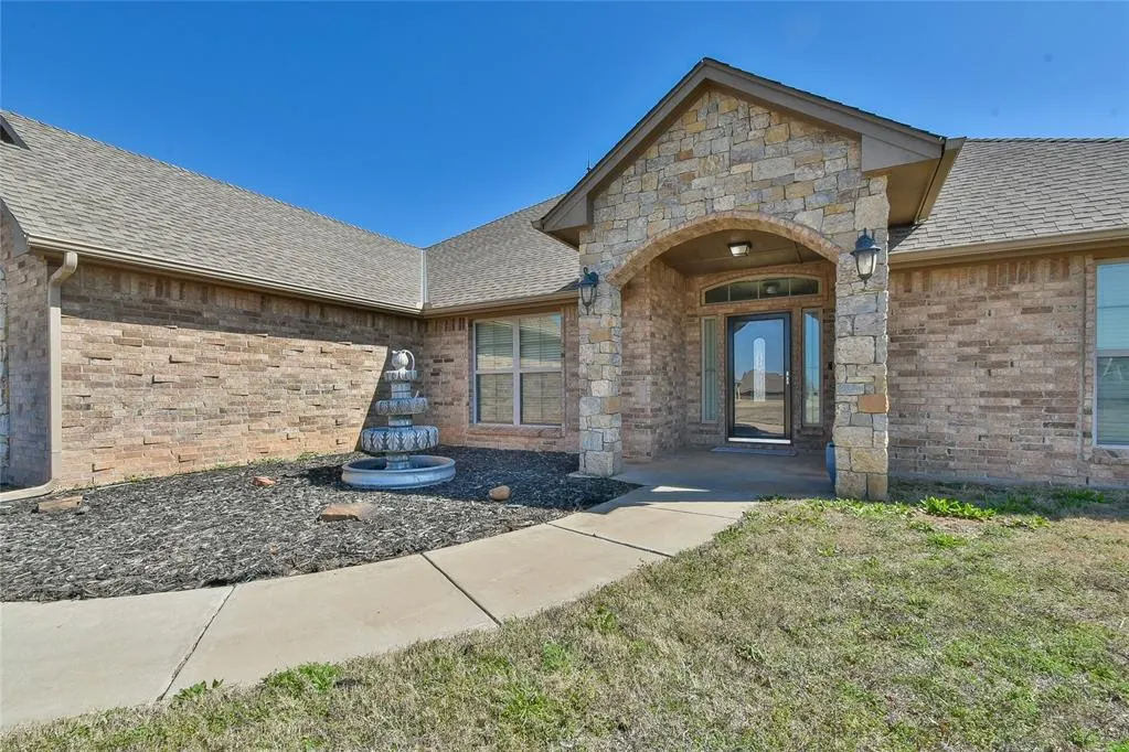 Photo 3 — 8902 NE Hudson Lane, Piedmont, OK 73078